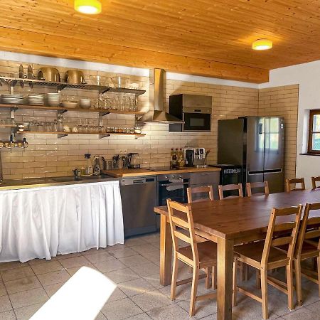 Готель Habansky Dum Долні-В'єстоніце Екстер'єр фото